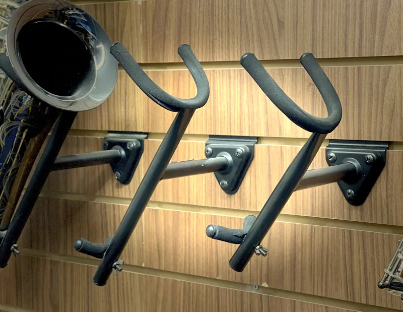Wall mounted saxophone stand